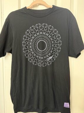 Zildjian 400th celebration Black Graphic Short-Sleeve Tee w/ Circular Print sz L